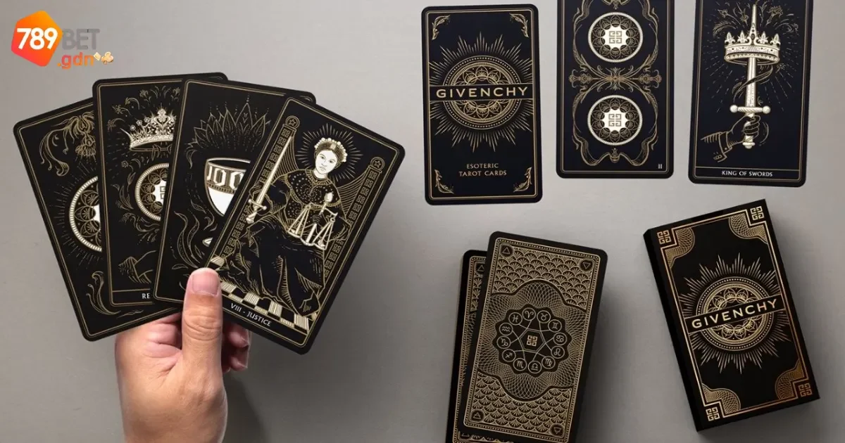 Game Bài Tarot: Khám Phá Chi Tiết Cách Sử Dụng Các Thẻ Bài 5 Giải mã ý nghĩa từng lá bài